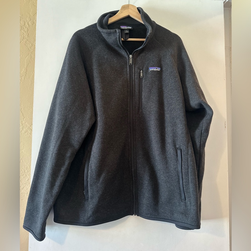 Patagonia Men’s Better Sweater Size Large. Only worn a few times.